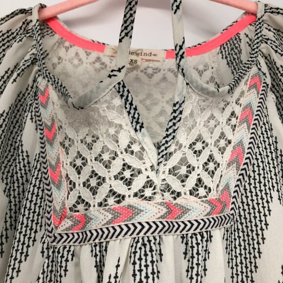 Rewind Creme chevron print peasant blouse with  neon pink pops of color XS - Picture 6 of 15